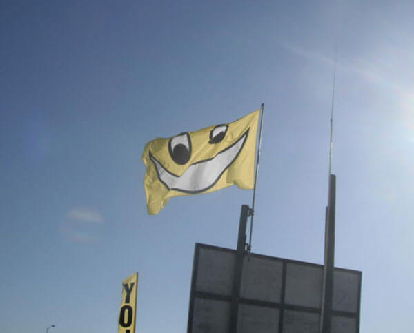 smiling flags>